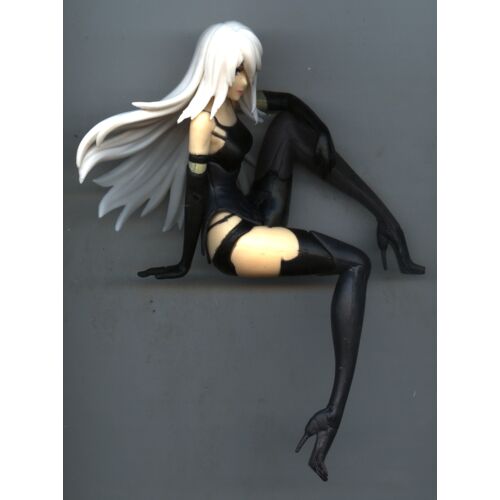 Figurine : Yorha N° 2 Type B, Assise - 14,5 Cm