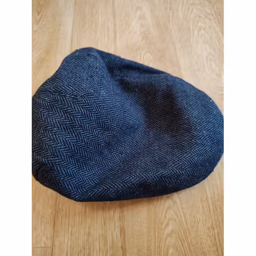 Casquette / Béret Motif Rayures Noires Et Grises. Taille L
