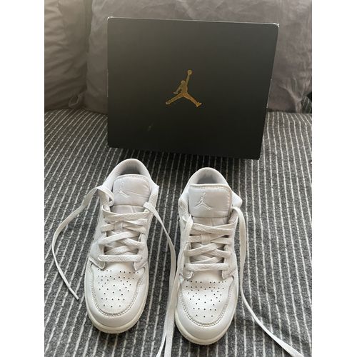 Air Jordan 1 Low Blanche
