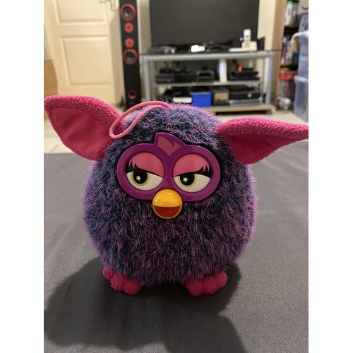 peluche furby violet