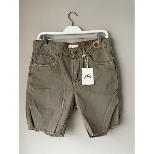 Short Couleur Beige Foncé Modèle Illusion 2 Short Fennel De Marque Rusty .