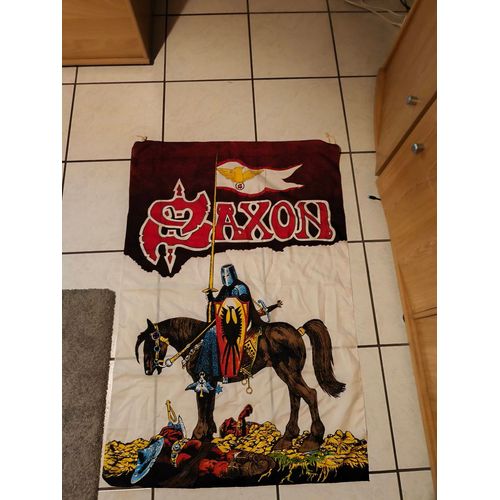 Drapeau Saxon Crusader 1984