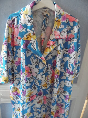 Robe Dame Fleurie Manches Courtes Taille 46 Idée Cadeau