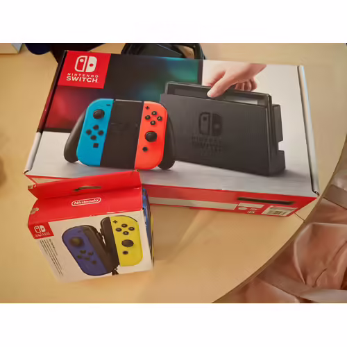 Nintendo Switch | 4 manettes : 1 Bleu néon / 1 Rouge néon / 1 Vert fluo / 1 Rose fluo