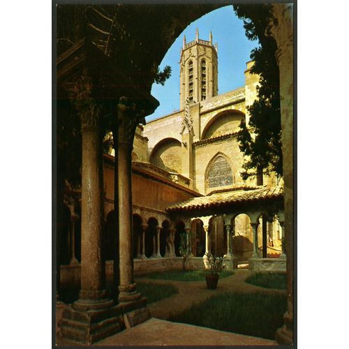 Carte Postale La Cité Du Roy René , 13 , Aix-En-Provence , Le Clocher De La Cathédrale St-Sauveur Vu De L'Intérieur Du Cloître