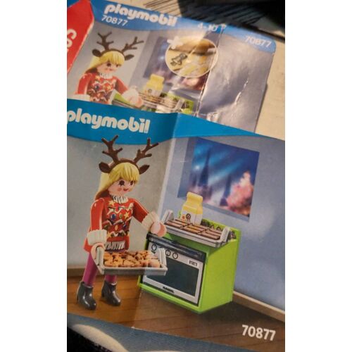 Guide de construction Playmobil 70877 et sa boîte vide spécial plus 4-10 pâtissière au fourneau avec gâteaux