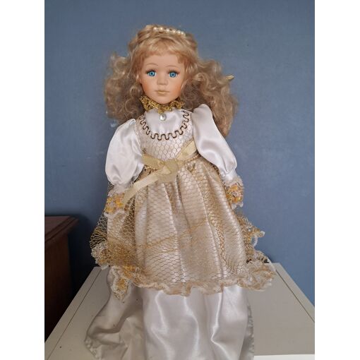 Prix poupee en porcelaine d'occasion - Jeux & Jouets