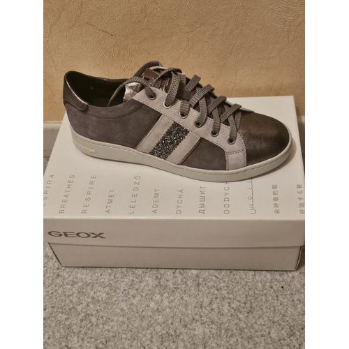 Baskets Femme Pointure 38 Neuves "Geox"
