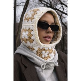 Cagoule Crochet Fait Main Écru & Beige – Balaclava Granny Squares Vintage – Pièce Unique Artisanale
