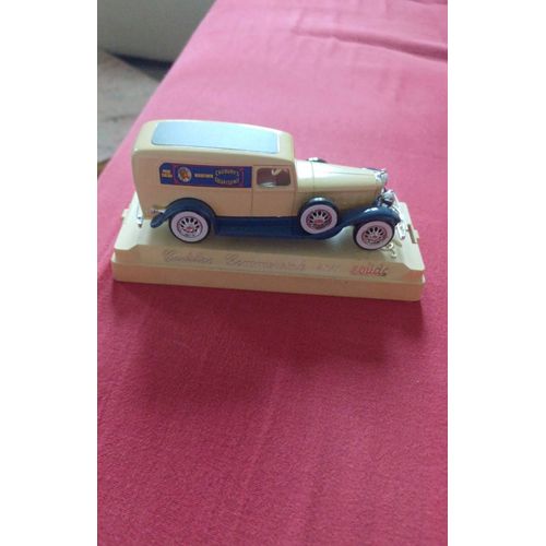 Miniature Cadillac Commerciale Solido