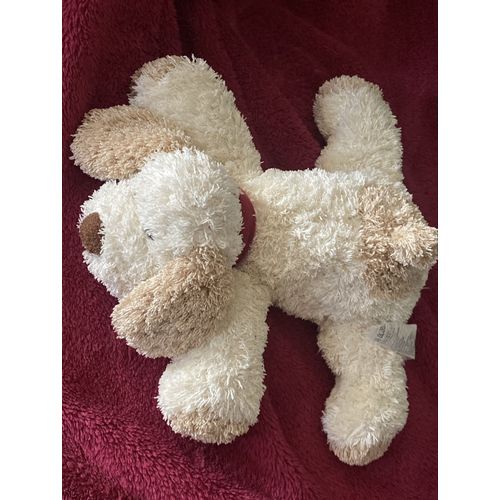 Doudou peluche chien allongé blanc et marron  collier rouge os blanc marks&spencers 20cm