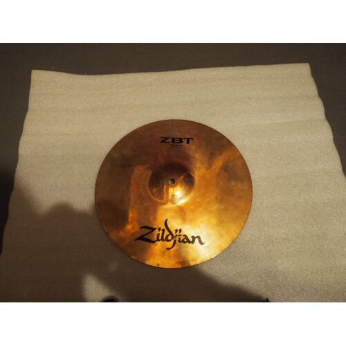 Cymbale Zildjian 13" Hit Hat- Serie Zbt. (Uniquement La Cymbale Bottom)