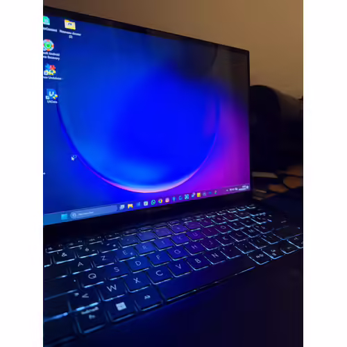 Marque Asus Windows 11 64 bits Processeur : 13th Gen Inter(R) Core(TM) I9-13900H Carte graphique: Intel(R) Xe Graphics NVIDIA GeForce RTX 4070 laptop GPU Stockage 1 To Mémoire RAM : 48Go