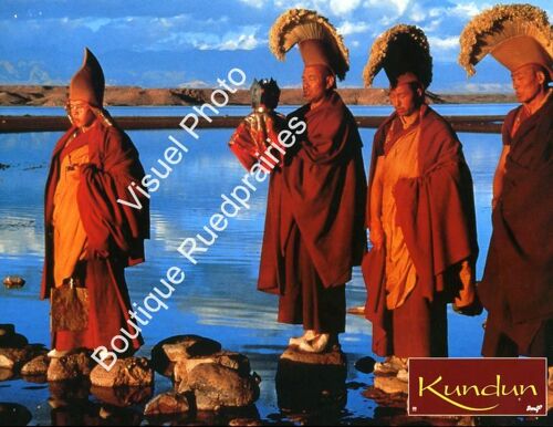 Kundun - Jeu De 8 Photos D'Exploitation Cinématographique - Format 21x27 Cm - De Martin Scorsese Avec Tenzin Thuthob Tsarong, Gyurme Tethong, Tulku Jamyang Kunga Tenzin - 1997