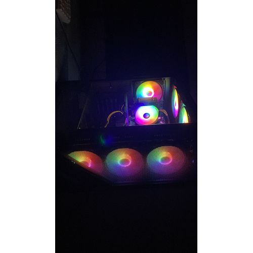 PC Gamer Noir – 240 FPS constants sur Fortnite