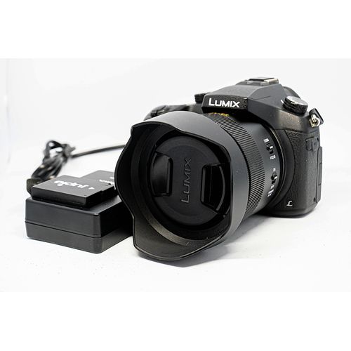 PANASONIC lumix fz1000 zoom 25/400 f 2.8/4.0 capteur 1 pouce TBE