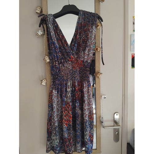 Robe Été Coloré Avec Manche Réglables Par Un Cordon De Serrage Fluide Et Agréable Sur La Peau