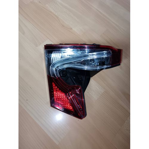 Feu Arrière Gauche Coffre Toyota C-Hr Référence 81590-F4120-00 Voir Photo.