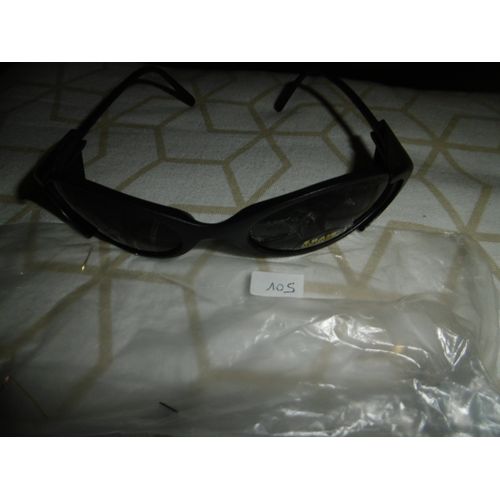 Lunette De Soleil Monture Plastique Cerclé Noire Verres Ovales Protection Uv 400 Ce Farbel 105