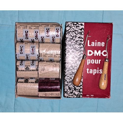 Boite Ancienne De Laine À Nouer Pour Tapis Dmc 2 Crochets Mercerie 8 Paquets De Pelotes 25 Grammes - Dimension De La Boite : 23 Cm X 14 Cm X 6cm - Fabrication Tapis - Beige Et Bordeaux