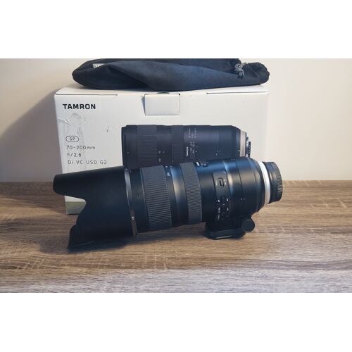 Objectif Tamron SP 70¿200mm f/2.8 Di VC USD G2 en excellent état, parfaitement fonctionnel.
