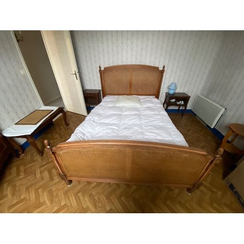 Lit ancien en merisier massif avec cannage ¿ 140x190.