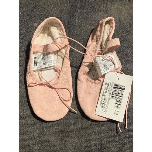 Chaussons De Danse 1/2 Pointe. Marque  Domyos Pointure 29 Roses