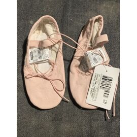 Chaussons De Danse 1/2 Pointe. Marque  Domyos Pointure 29 Roses
