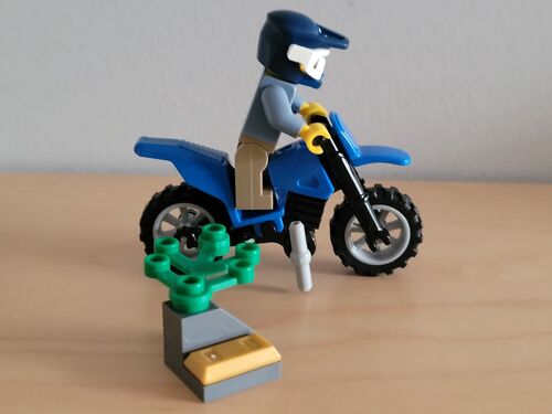Lego 951808. Policeman and Motorcycle foil pack #1