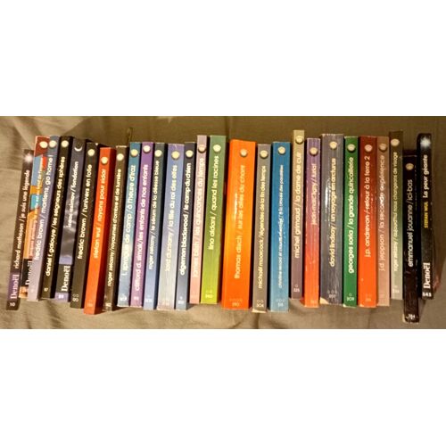 Lot 27 Denoel / Présence Du Futur De 1976 À 1998 N° 10 15 17 87 89 120 136 142 180 192 201 205 206 207 209 216 217 226 227 260 290 304 318 325 346 384 545