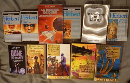 Lot 12 Romans Cycle De Dune Dont Les 7 De Frank Herbert + La Communauté Des Soeurs Les Chasseurs De Dune La Maison Harkonnen / La Maison Corrino/ Le Triomphe De Dune