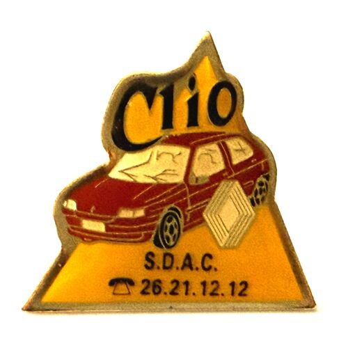 Pins Automobiles Renault Clio Rouge S.D.A.C
