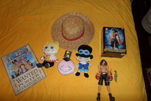 Lot Goodies Manga, Peluche Naruto Et One Piece, Chapeau De Luffy, Pack 9 Posters Wanted One Piece, Peluche Assassination Classroom, Et Figurine Portgas.D. Ace