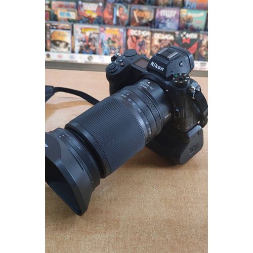 Nikon z6 II + Nikkor 28-400/4-8 + MB N11