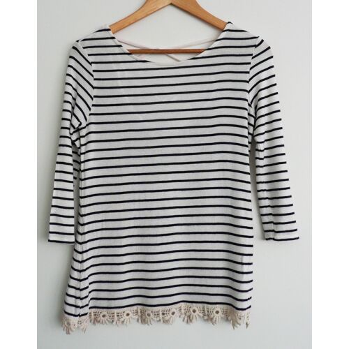 T Shirt Blanc Rayé Noir. Décor Crochet. Lanières Au Dos. Pimkie. Viscose. Elasthanne. Taille 36