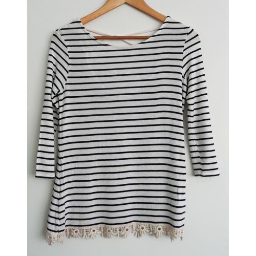 T Shirt Blanc Rayé Noir. Décor Crochet. Lanières Au Dos. Pimkie. Viscose. Elasthanne. Taille 36