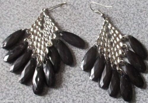 Boucles D'Oreilles Pendantes Fantaisie Pour Oreilles Percées - Pendeloques Noires À Facettes Accrochées Sur Un Support Argenté - Très Brillantes - Hauteur Environ 7cm