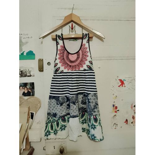 Robe Blanche Motifs Colorés 9/10 Ans Desigual.