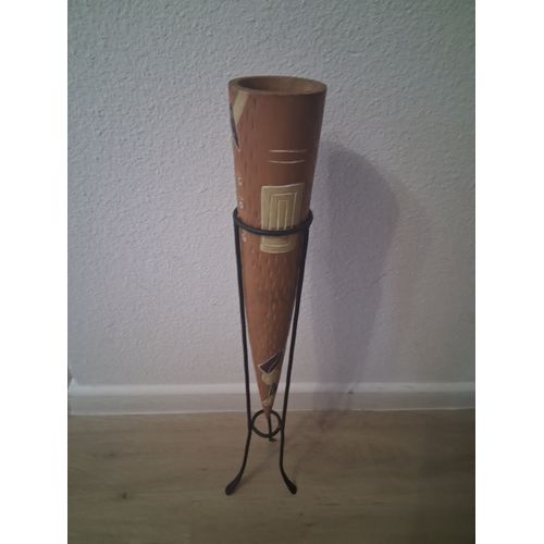 vase icone sur socle fer forgé oriental marron et noir