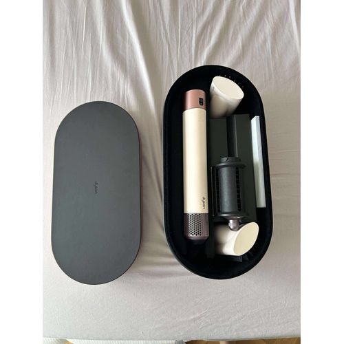 Dyson Airwrap Avec Plusieurs Brosses 