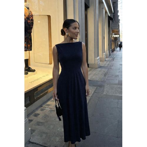 Robe Totême Bleu Nuit – Laine Mérinos – Col Bateau – Fermeture Dos Invisible – Comme Neuve