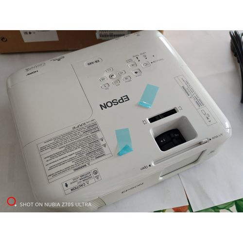Vidéoprojecteur EPSON EB-X49 MODEL H982B neuf avec support de fixation mural
