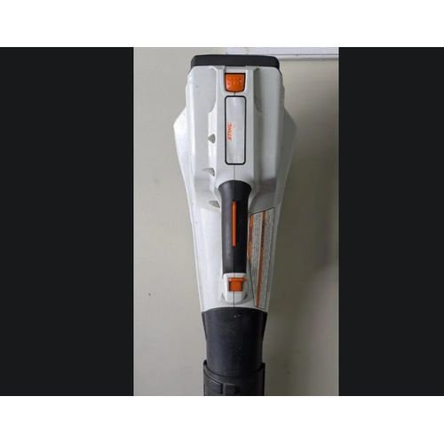 Support pour souffleur STIHL BGA56 + Support batteries STIHL AK