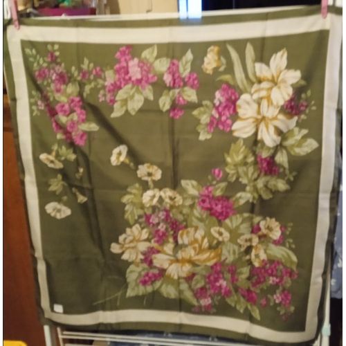 Foulard - " Damart " - En Polyester - 78 X 80 Cm Environ - Réf N 6