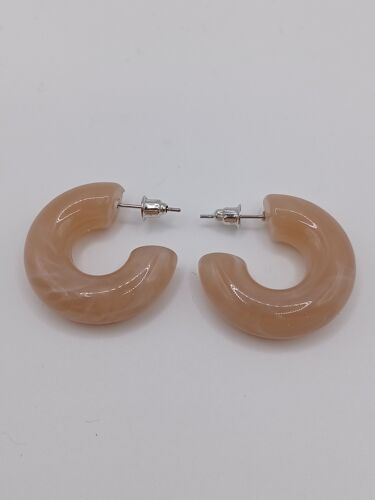 Boucles D'Oreilles Créoles En Resine Marron Et Blanc Marbré