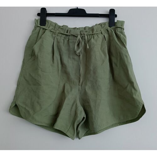 Short Vert Kaki. Pimkie. Taille Xl