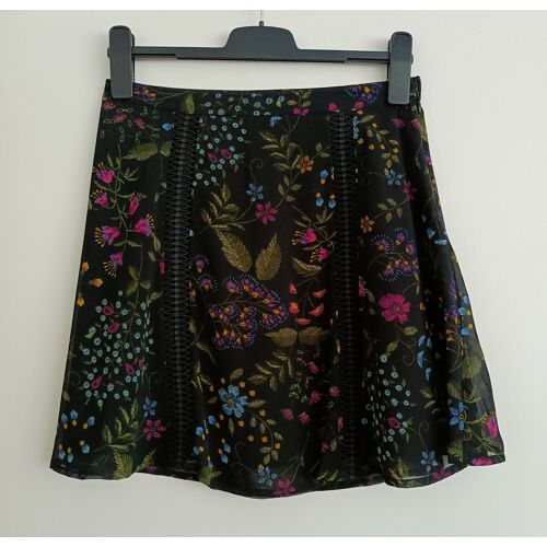 Jupe Courte En Voile Noir Fleurs Multicolore. Trapeze. Camaieu. Polyester. Taille 38