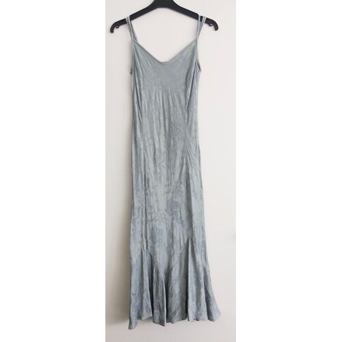 Robe Longue Grise Satinee A Dragons Brodes. Fines Bretelles. Caroll. Taille 36