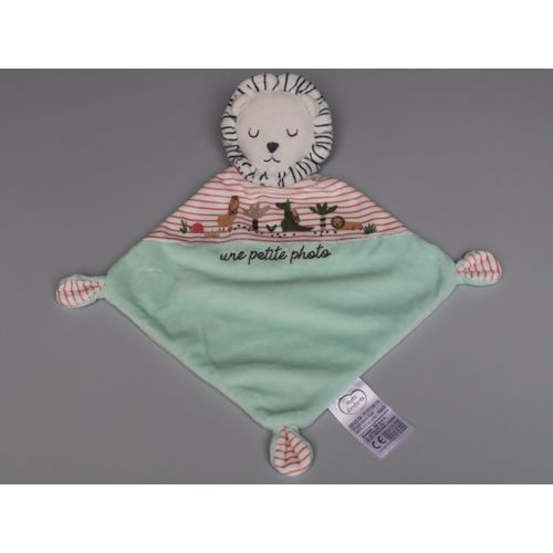 Doudou lion plat Mots d Enfants vert blanc rayures roses Une Petite Photo