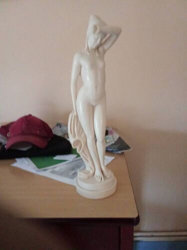 Sculpture ancienne nu